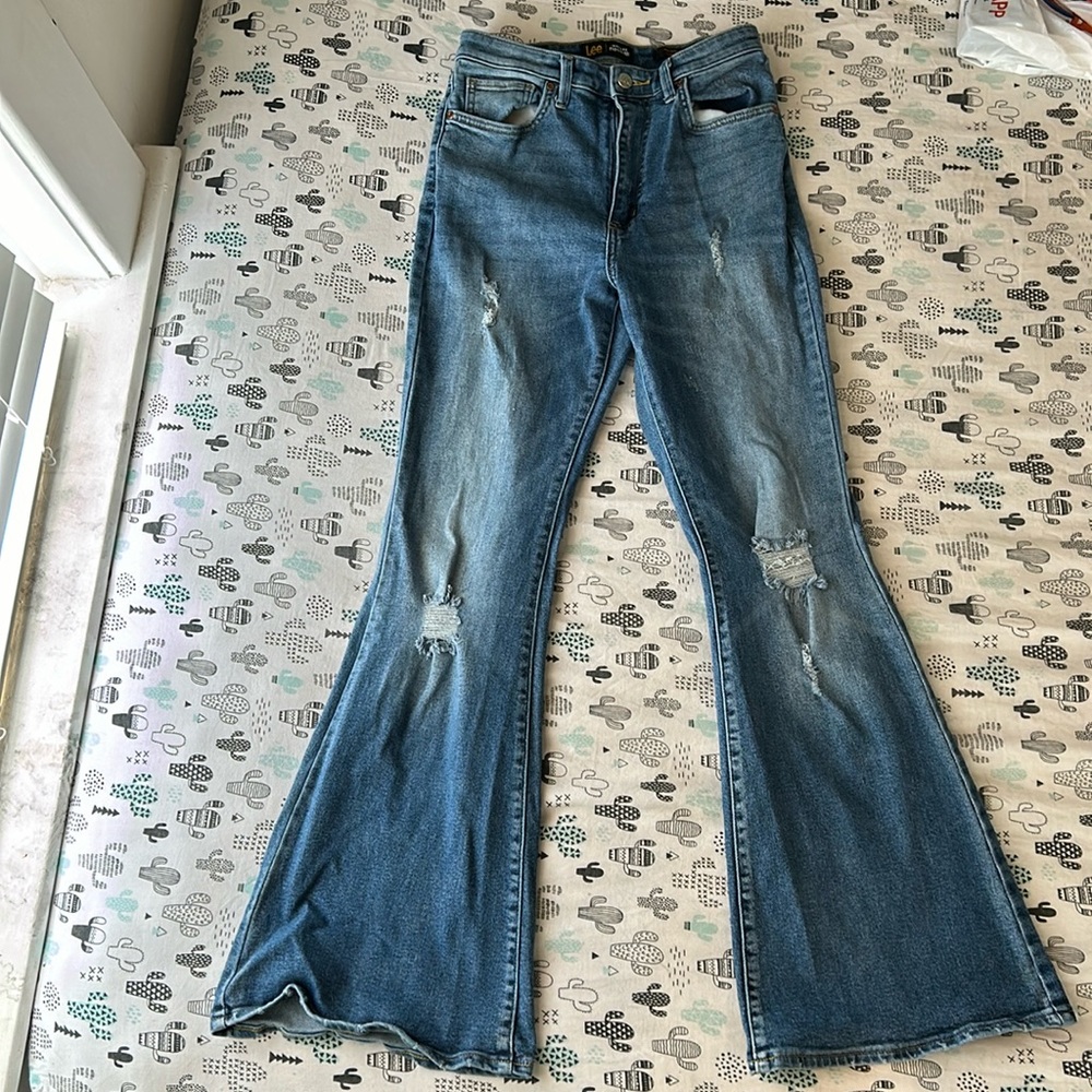 Lee Vintage Modern high-rise flair…worn handful of times, like new